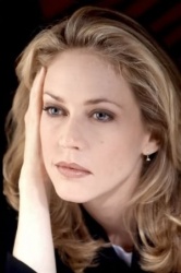 Sam Waters (Ally Walker)
