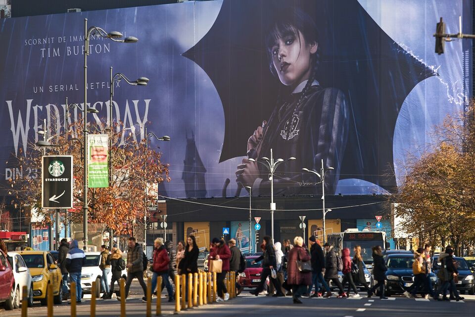 Mercredi : la nouvelle série sensation de Tim Burton